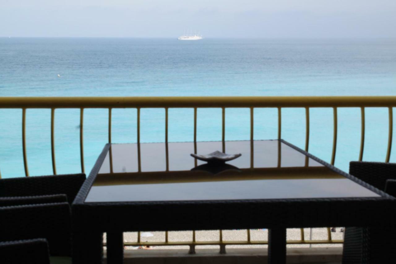 Beachfront Apartment Promenade Des Anglais Ніцца Екстер'єр фото