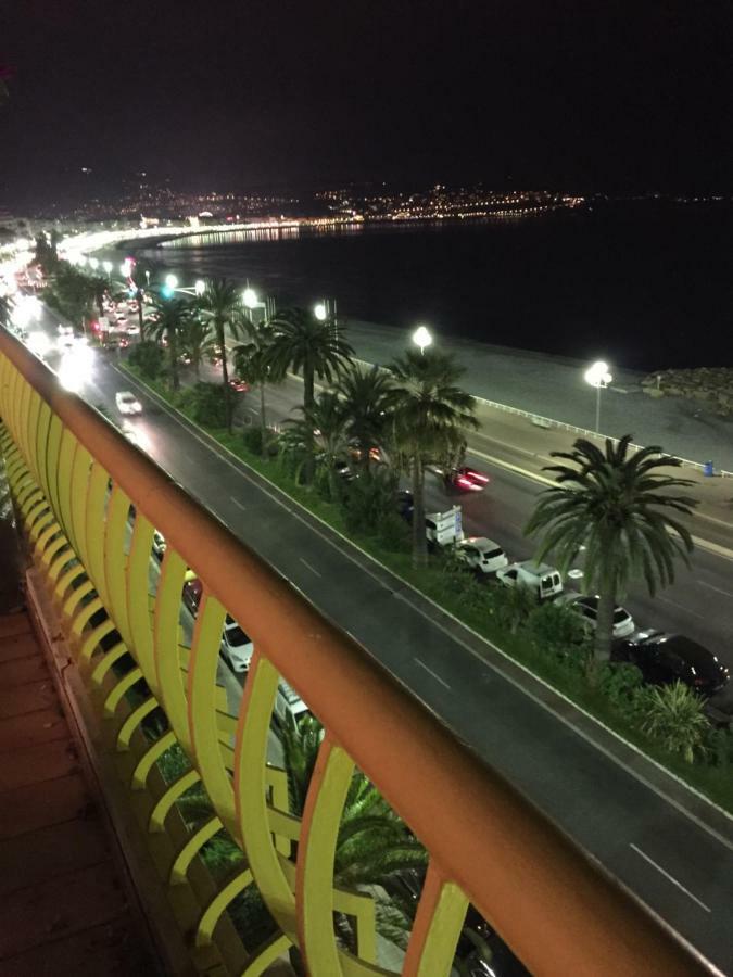 Beachfront Apartment Promenade Des Anglais Ніцца Екстер'єр фото